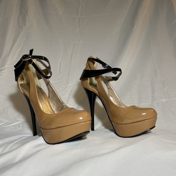 NWOT Qupid Heels - Picture 2 of 4